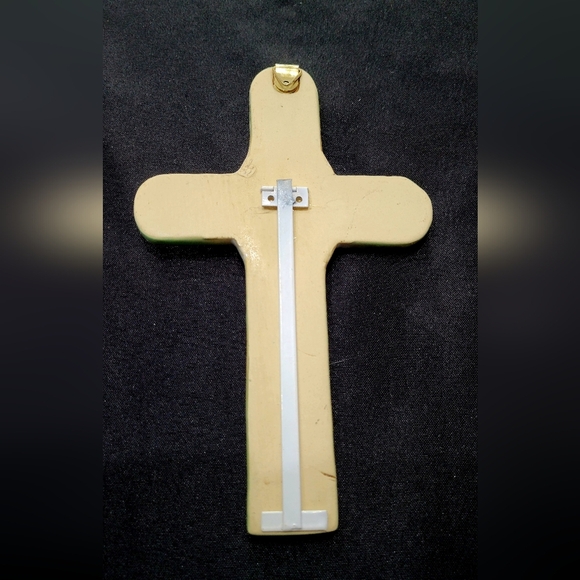 ✨ Green Ceramic Cross with Gold Accents – Elegant Faith Home Decor ✨ - Picture 3 of 4